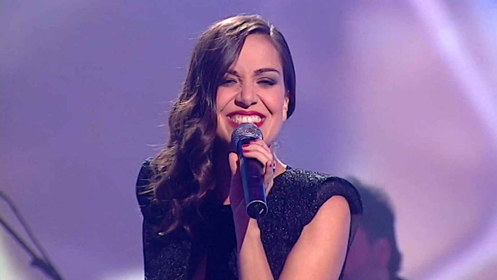 Homenaje de Roko a Lina Morgan cantando en directo "La chica del 17"