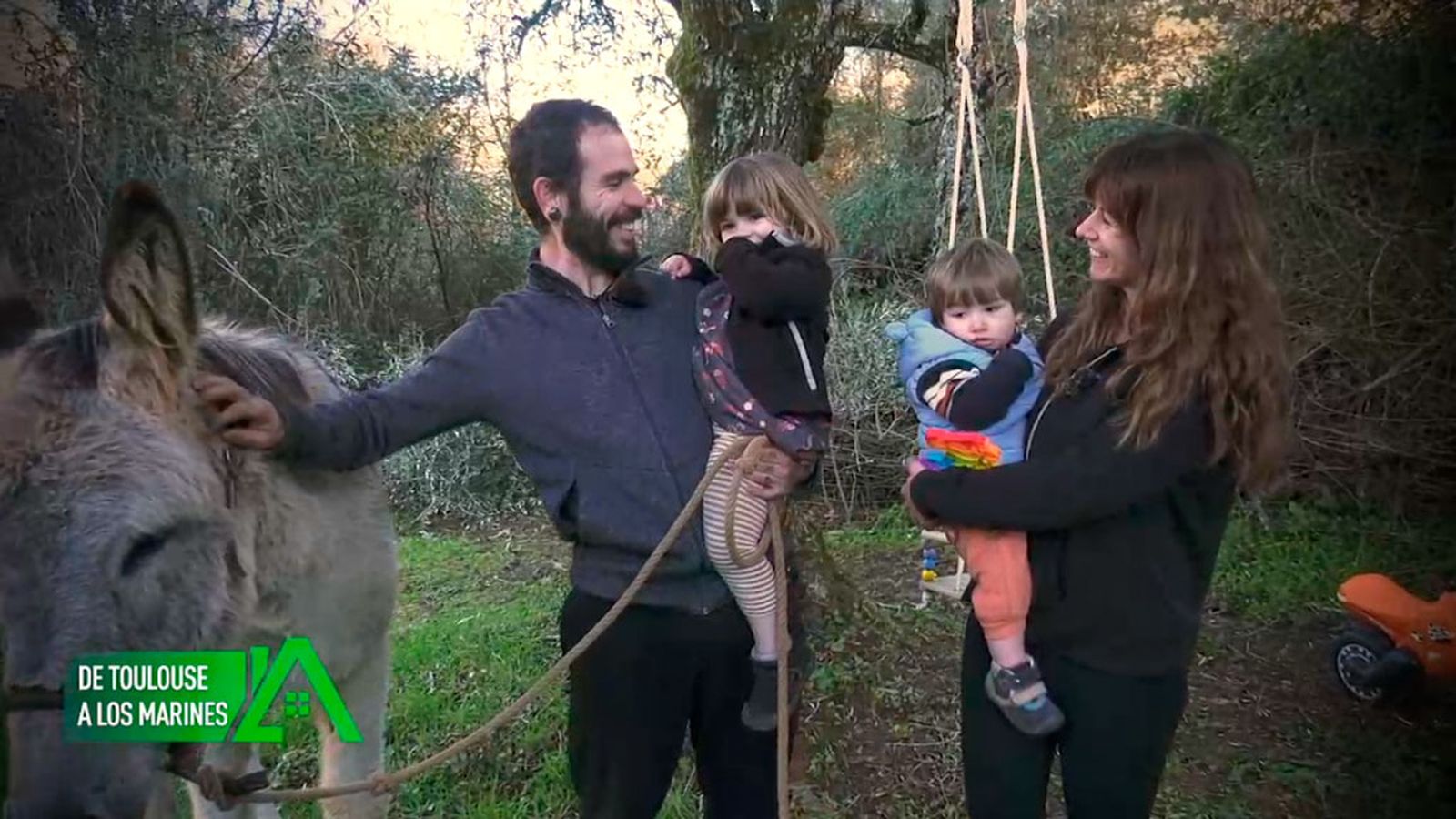 Tras vivir en Francia han decidido criar a sus hijos en Los Marines