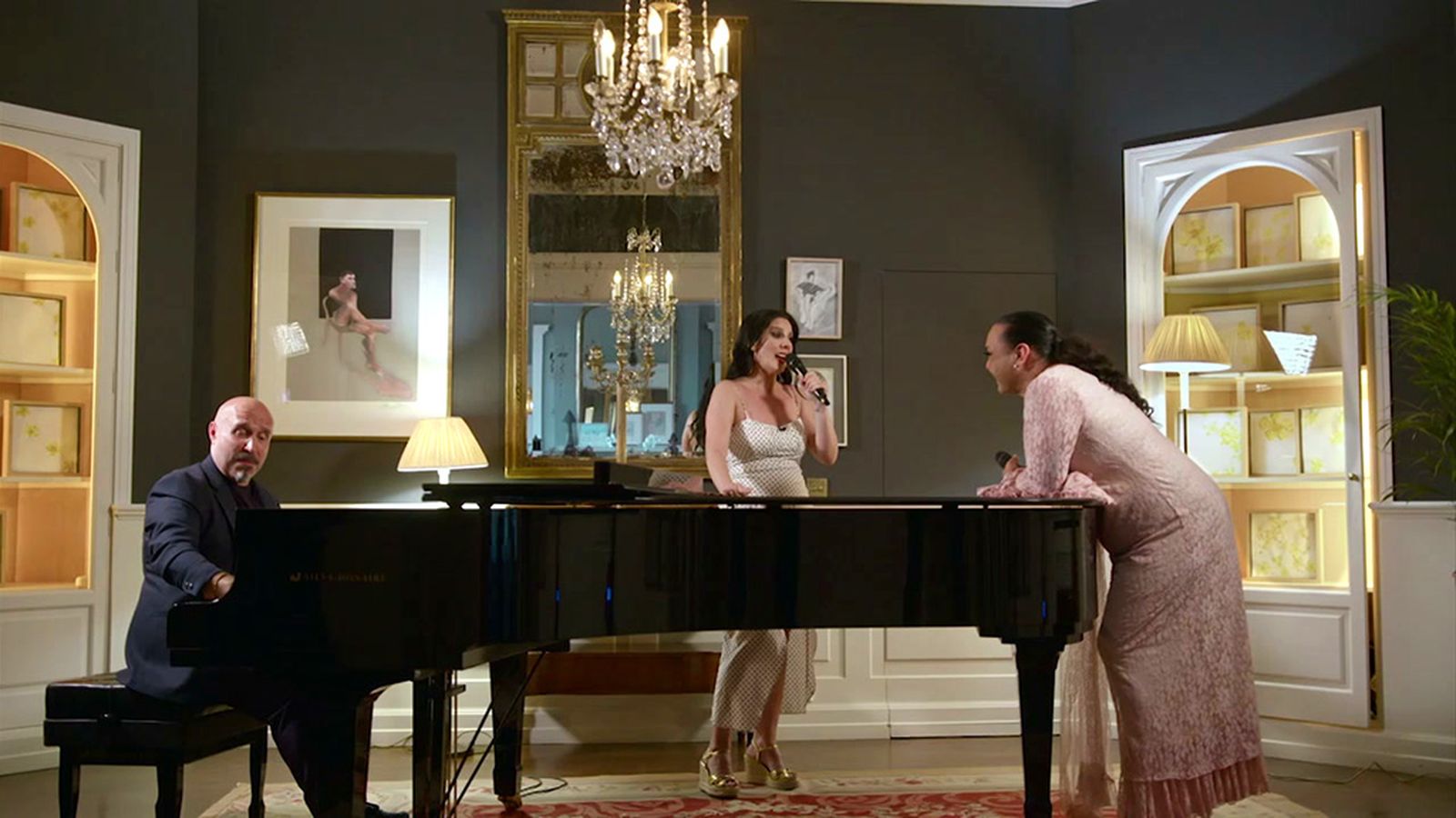 Falete canta su éxito S.O.S. con Diana Navarro, en directo