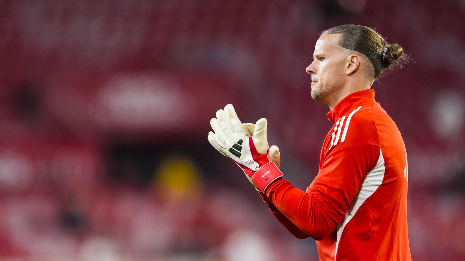 Nyland se despide del Sevilla