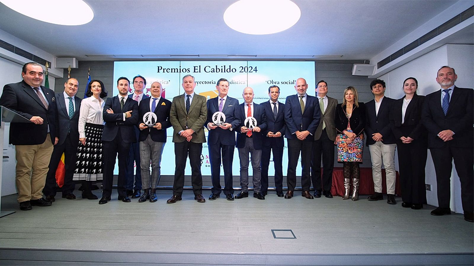 EL CABILDO FOTO FAMILIA INTERIOR