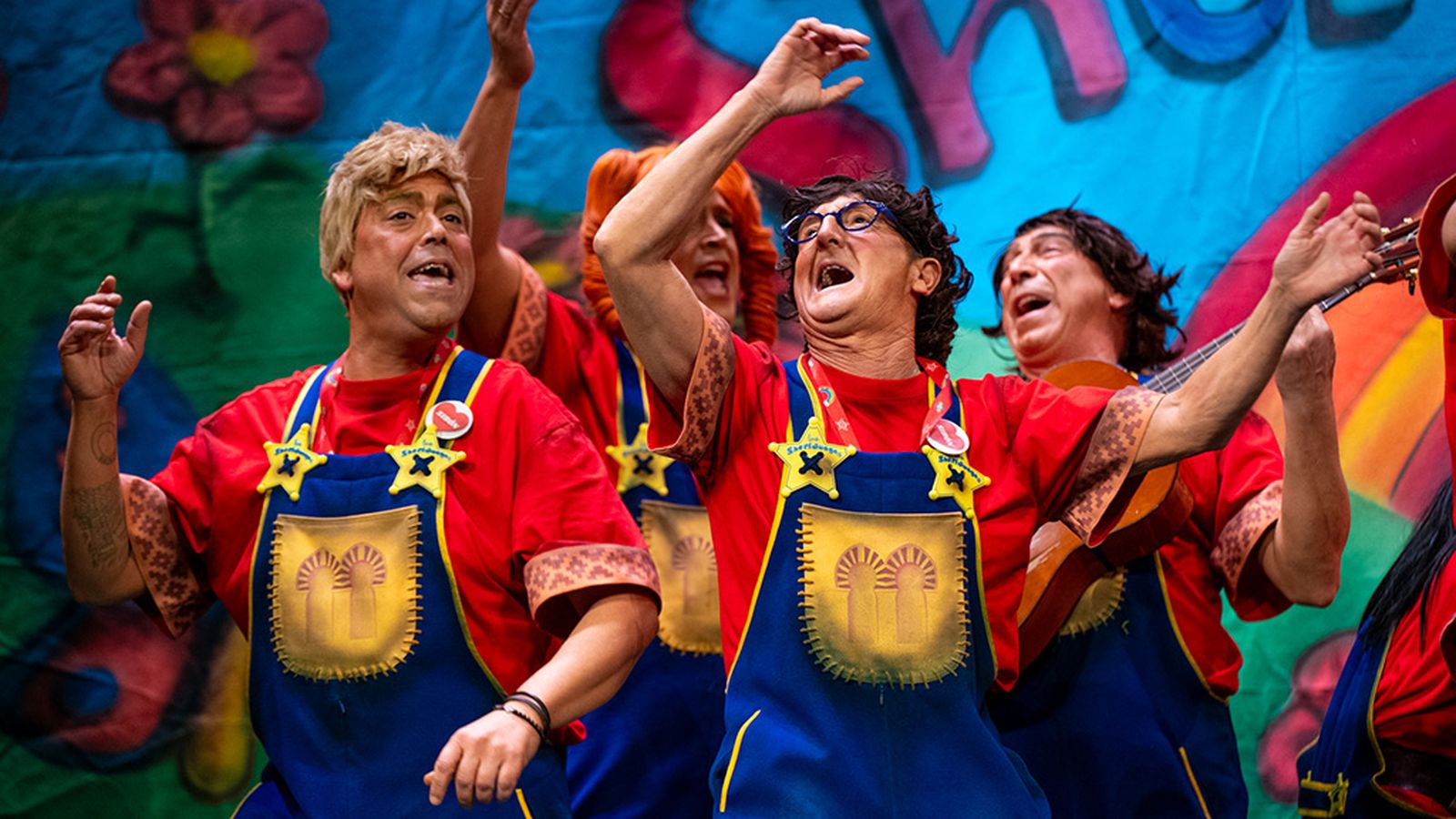 Carnaval de Cádiz Chirigota Los sherijuegos Cuartos Pasodoble Apartamentos turisticos