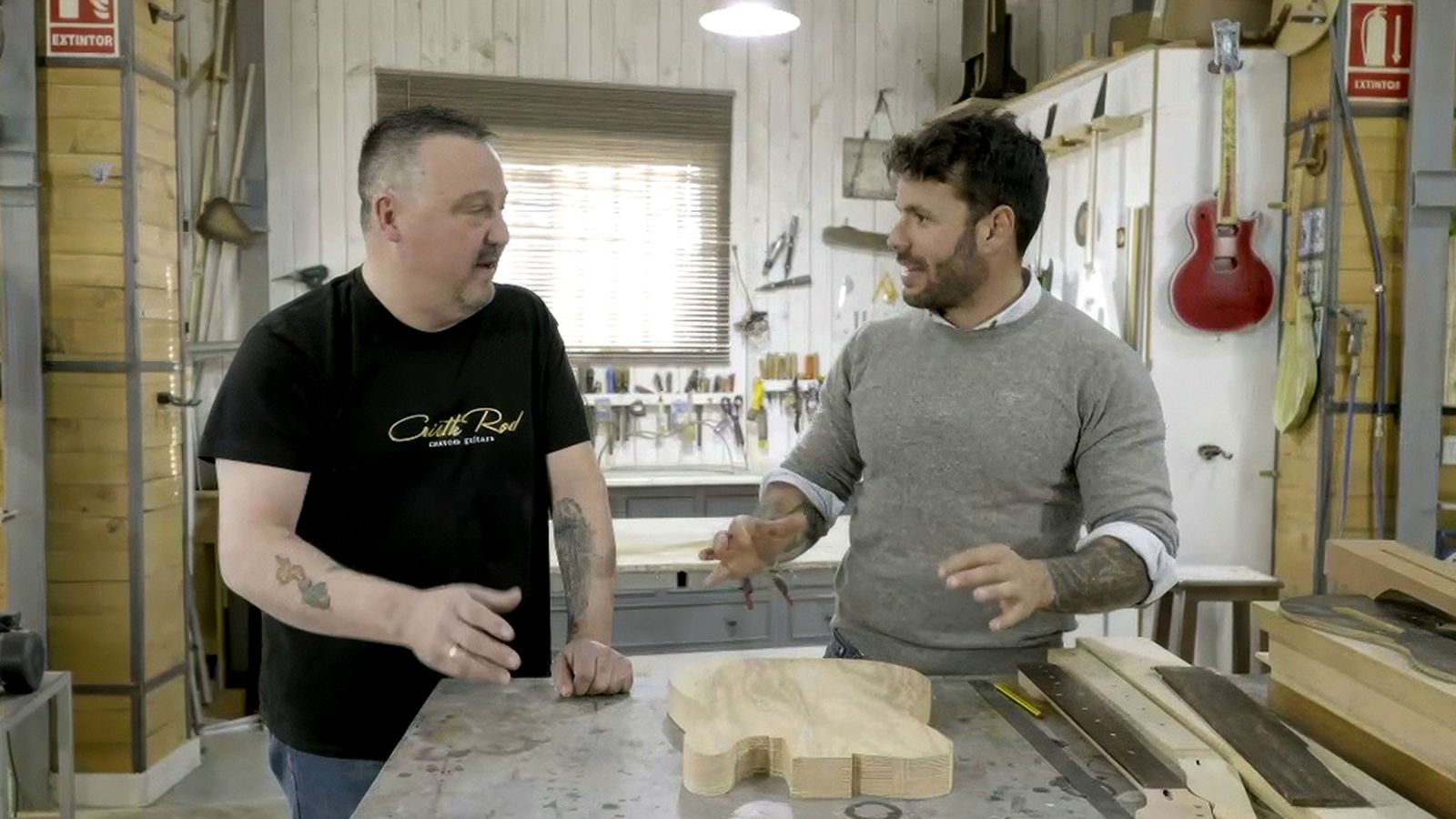 El luthier de guitarras eléctricas de Montalbán
