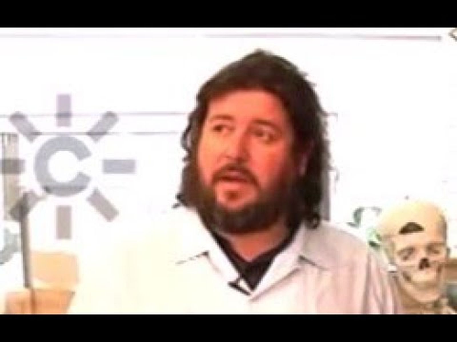 Pedro G Romero, Premio Nacional de Artes Plásticas | Entrevista al artista en su biblioteca