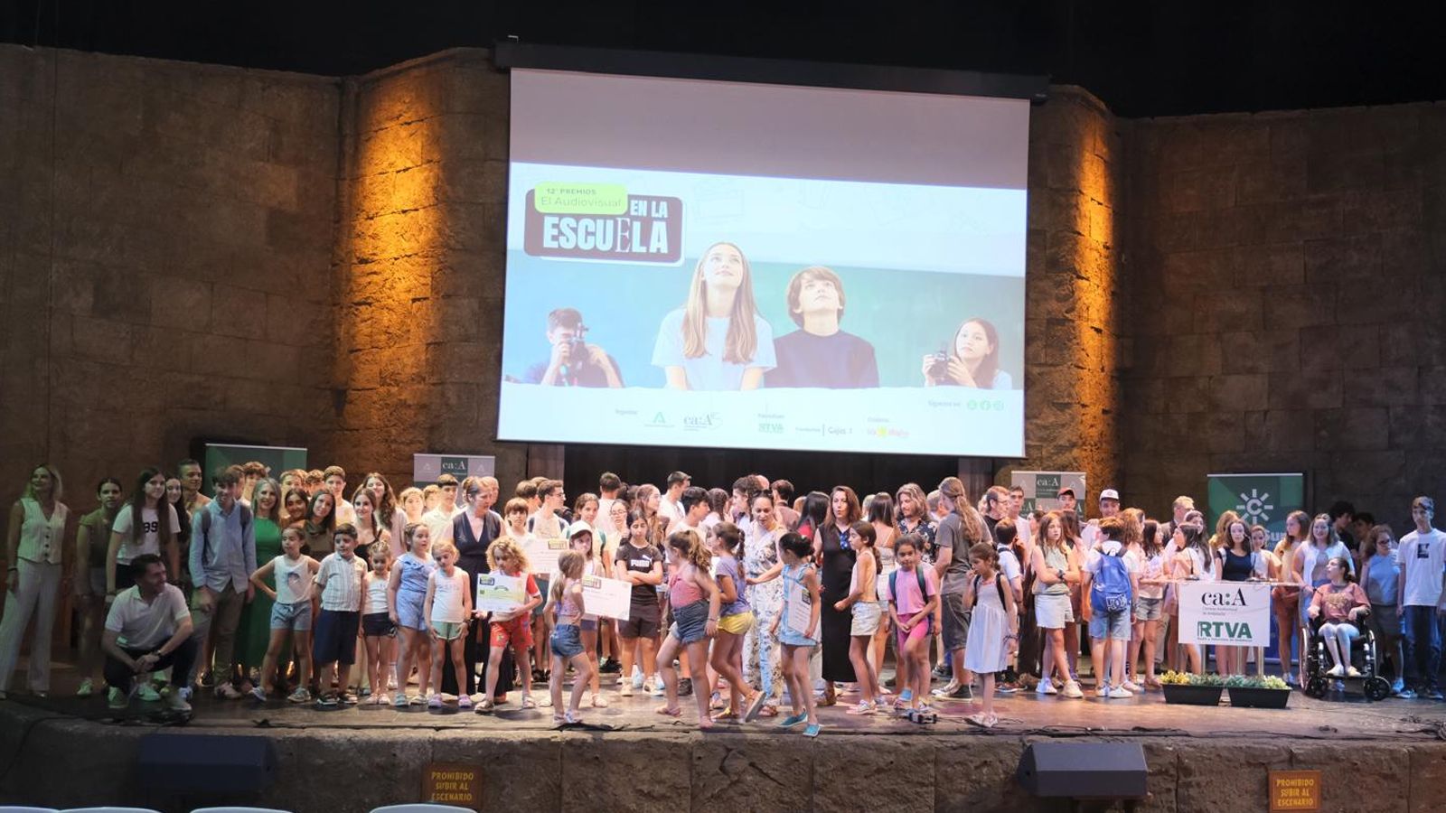 Gran cantidad de escolares han participado en esta 12 edición de los premios convocados por el CAA