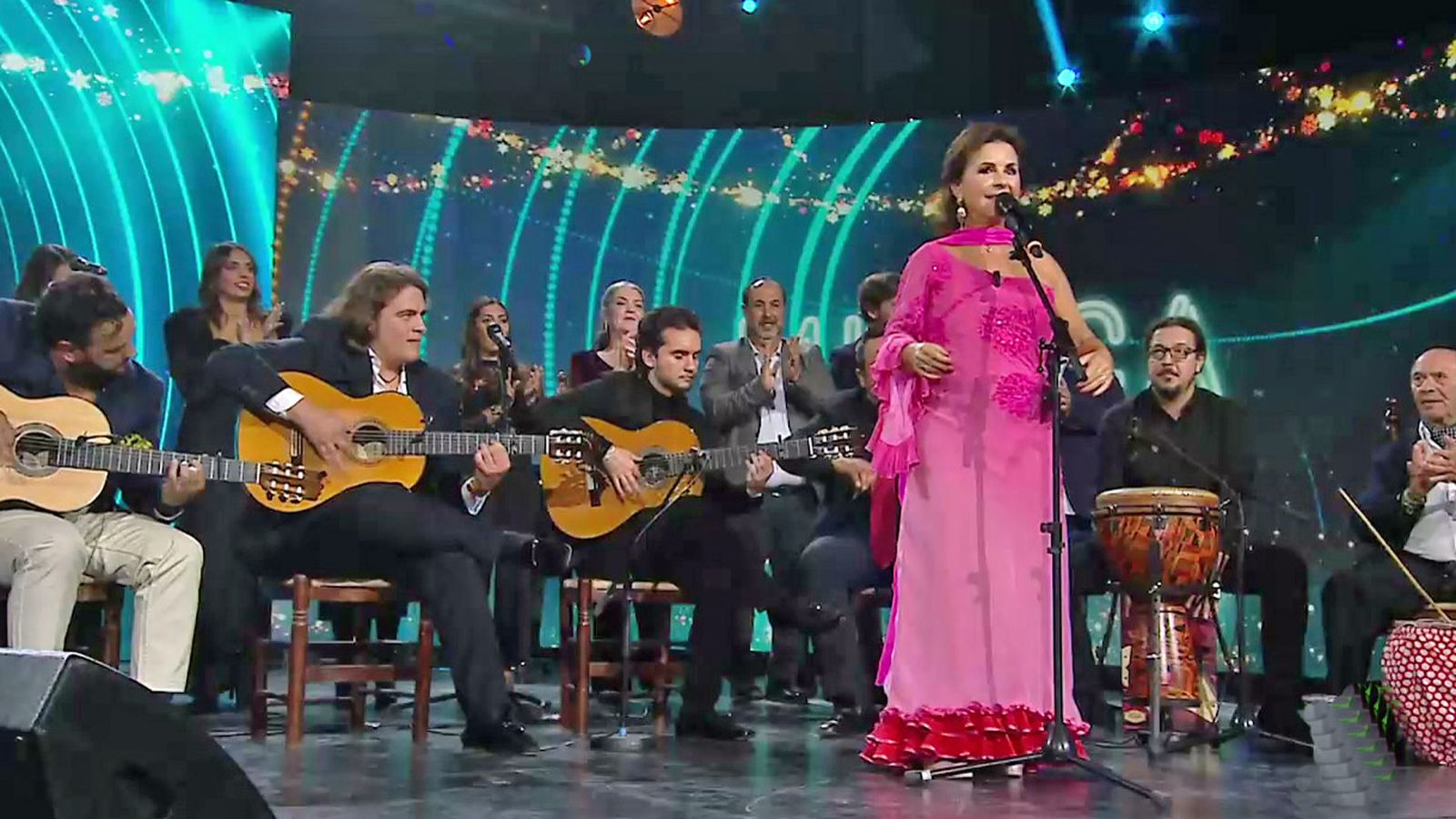 María José Santiago trae el ambiente navideño al programa