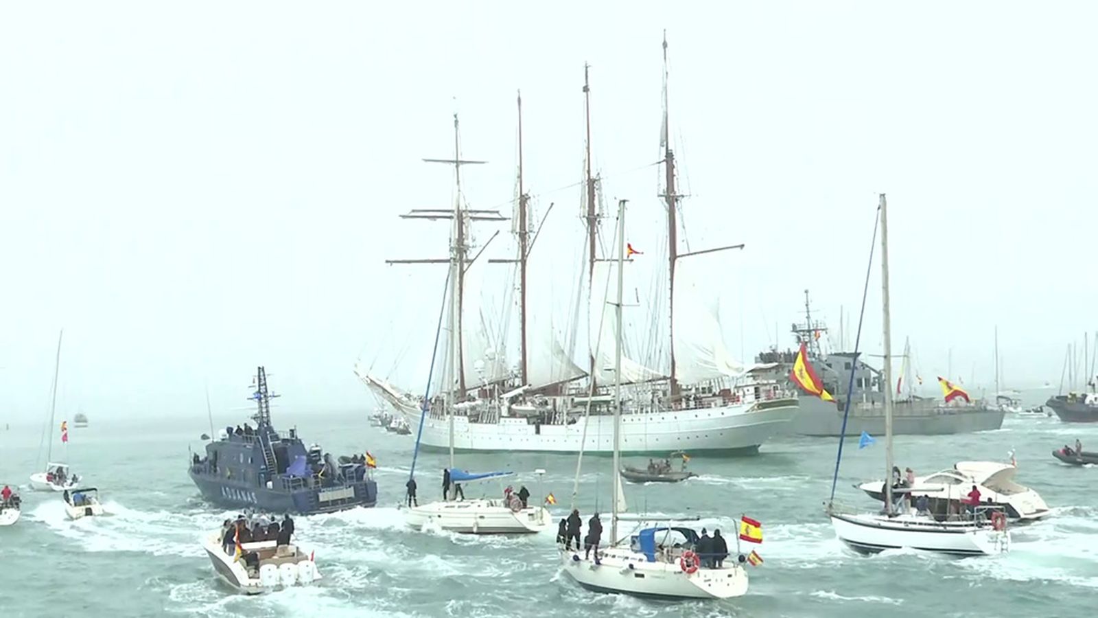 Salida del buque Elcano
