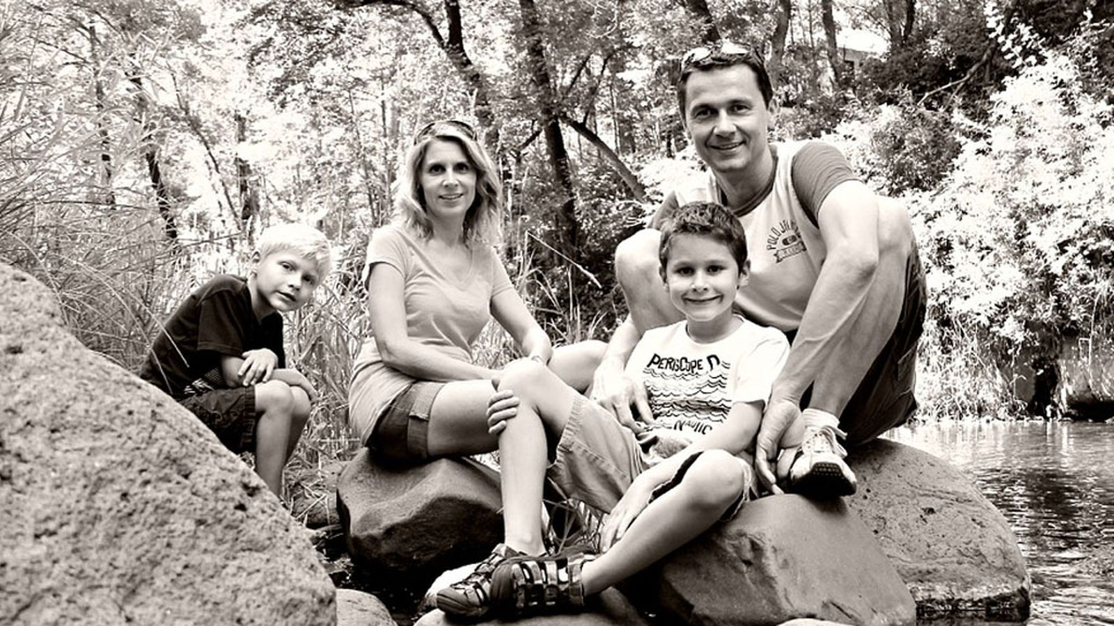 familia padre madre niños