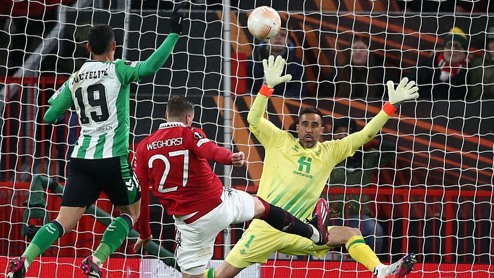 El Betis, goleado en Manchester