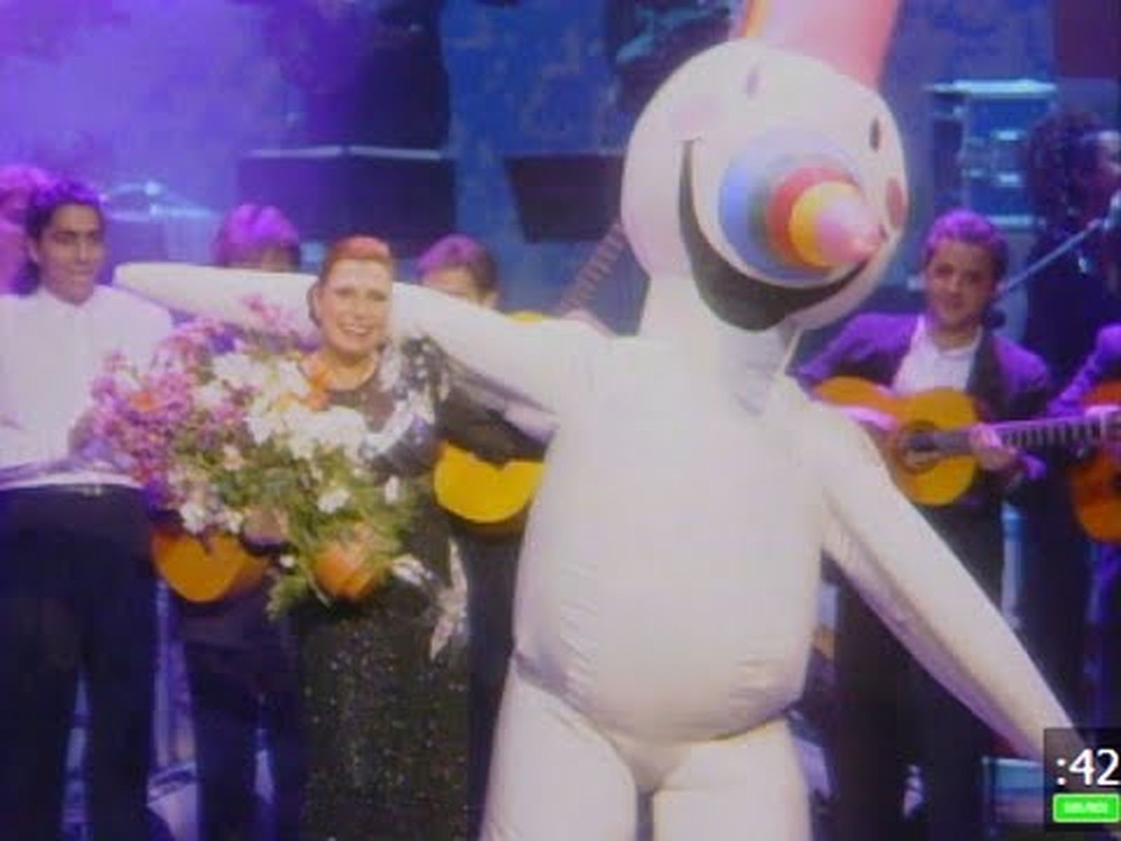 Rocío Jurado con Curro, la mascota de la Expo