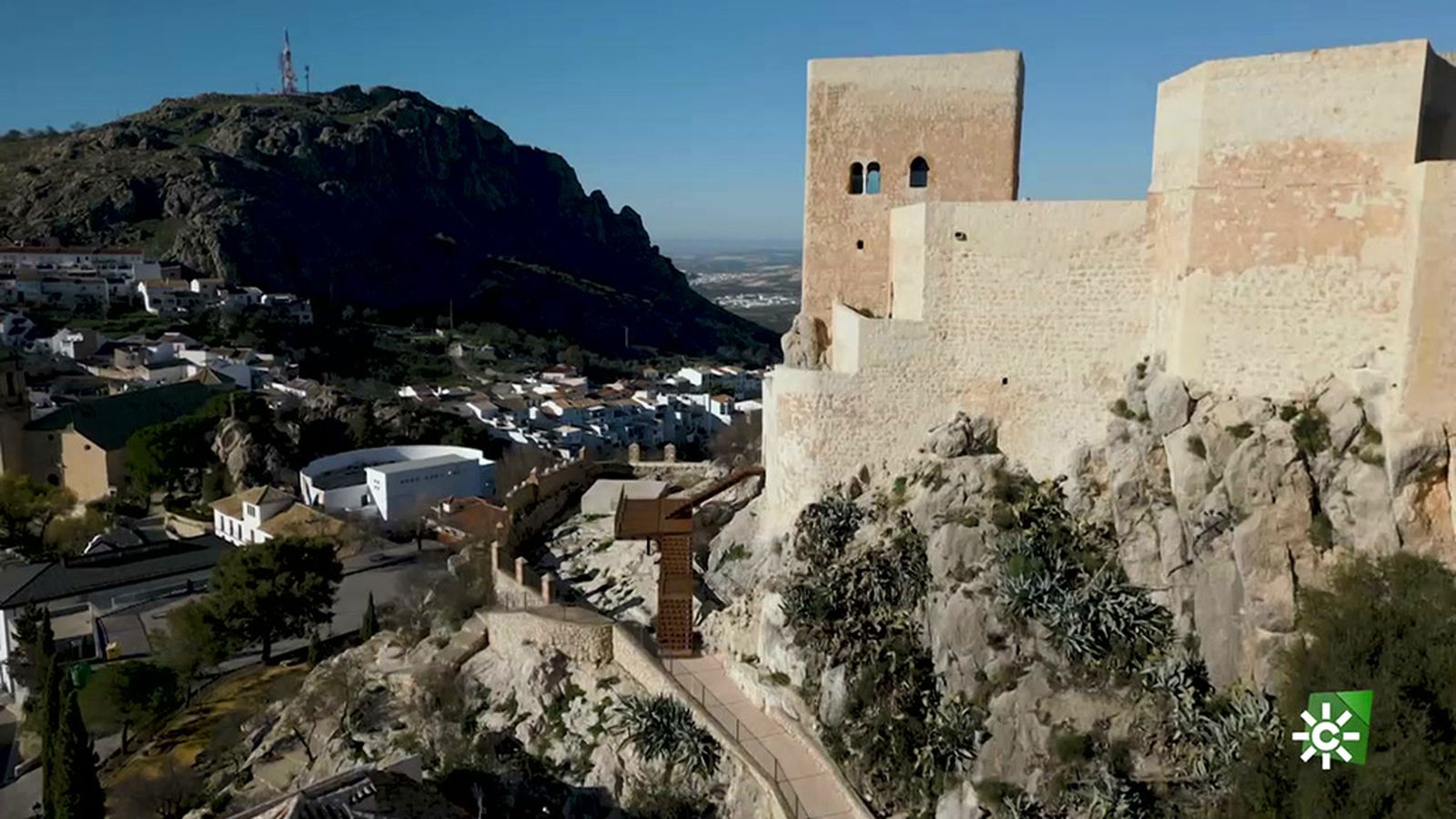 Paseo por Luque y su recién restaurado castillo fortaleza de la Subbética