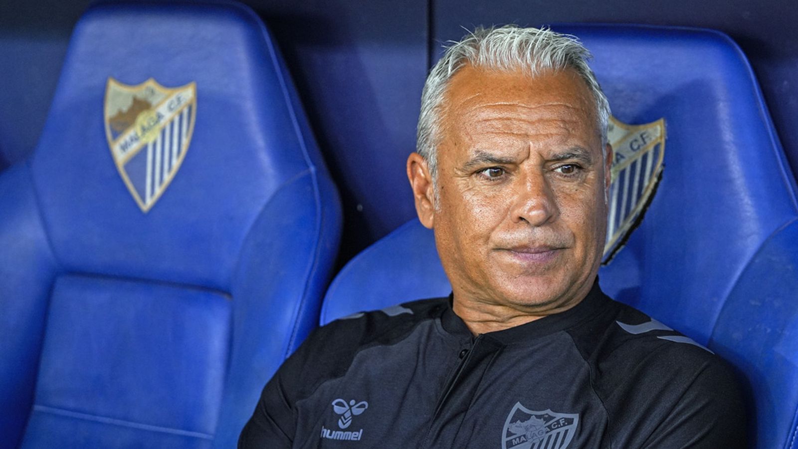 Dirigentes y entrenador se reúnen para buscar una solución a la crisis del Málaga CF