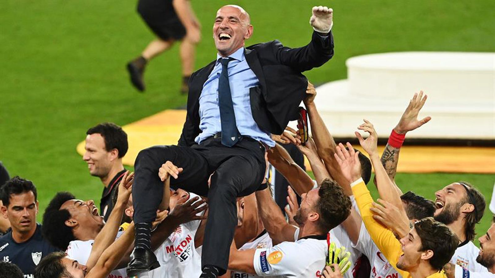 monchi manteado