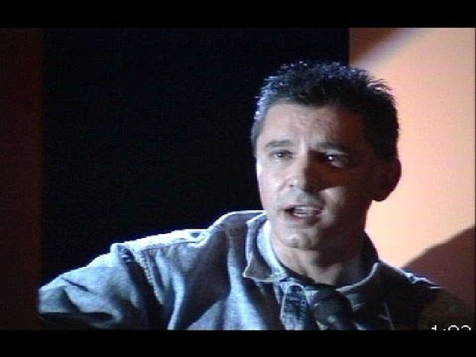 Raúl Alcover canta “Alguna mujer habrá”
