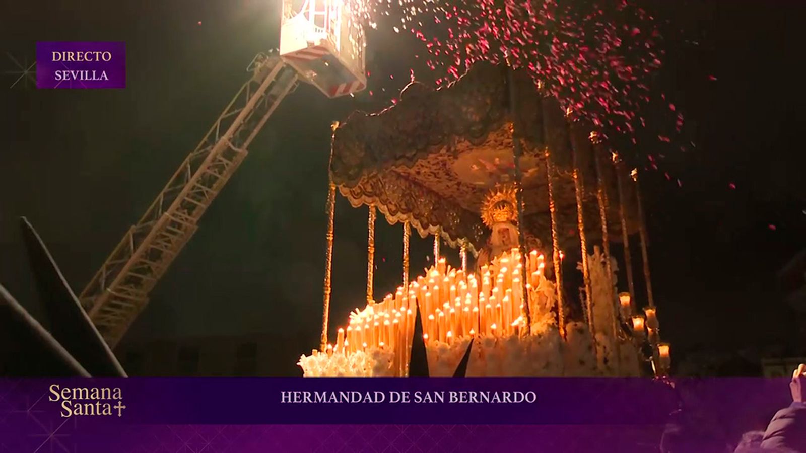 Los bomberos de Sevilla vuelven a regalar su petalá a la Virgen del Refugio