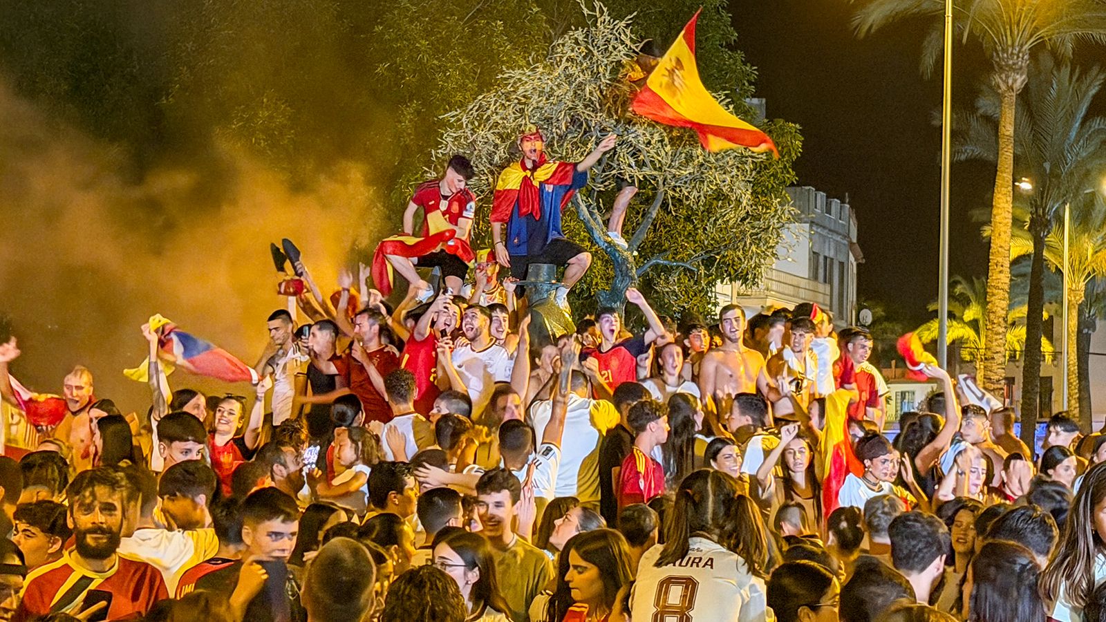 Andalucía festeja la segunda estrella de España