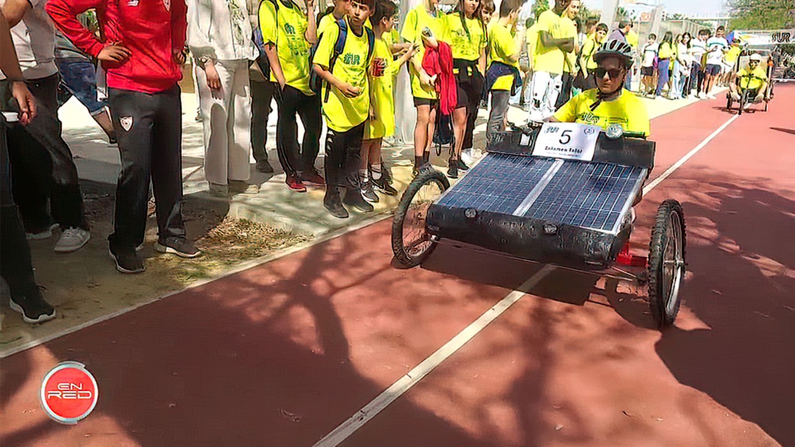 Carrera de vehículos solares en la Universidad de Huelva