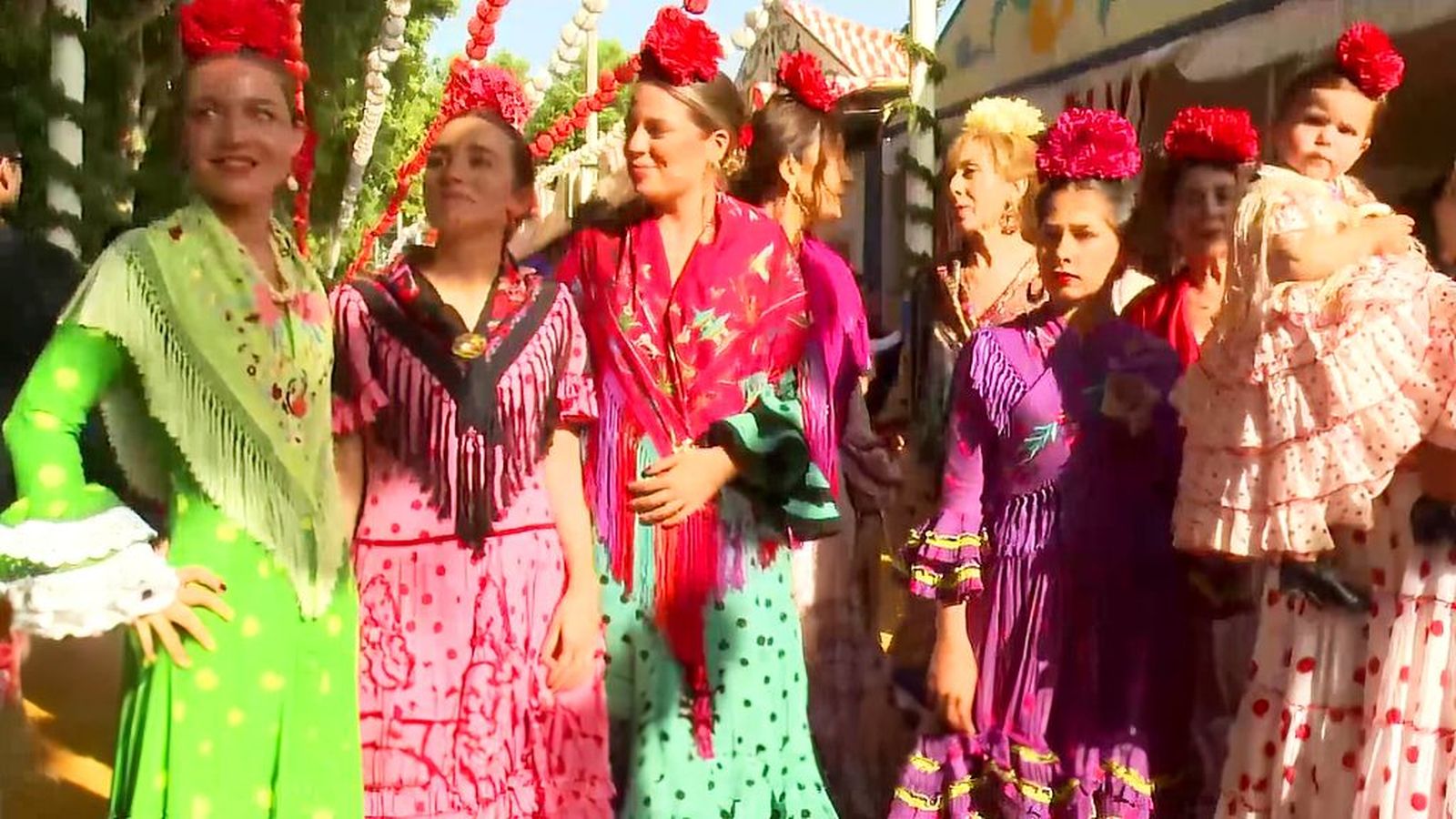 Pol Núñez reinventa la moda flamenca desde el corazón de la Feria de Abril