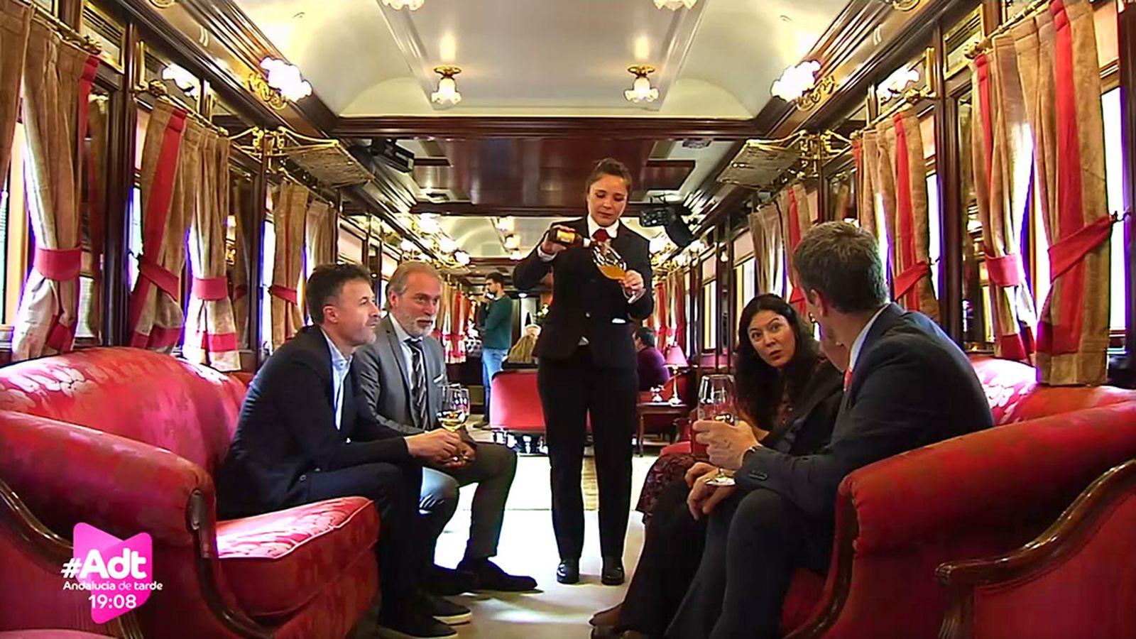 El lujo, la comodidad, la cultura, y el paisaje de Andalucía, a bordo del tren Al-Andalus