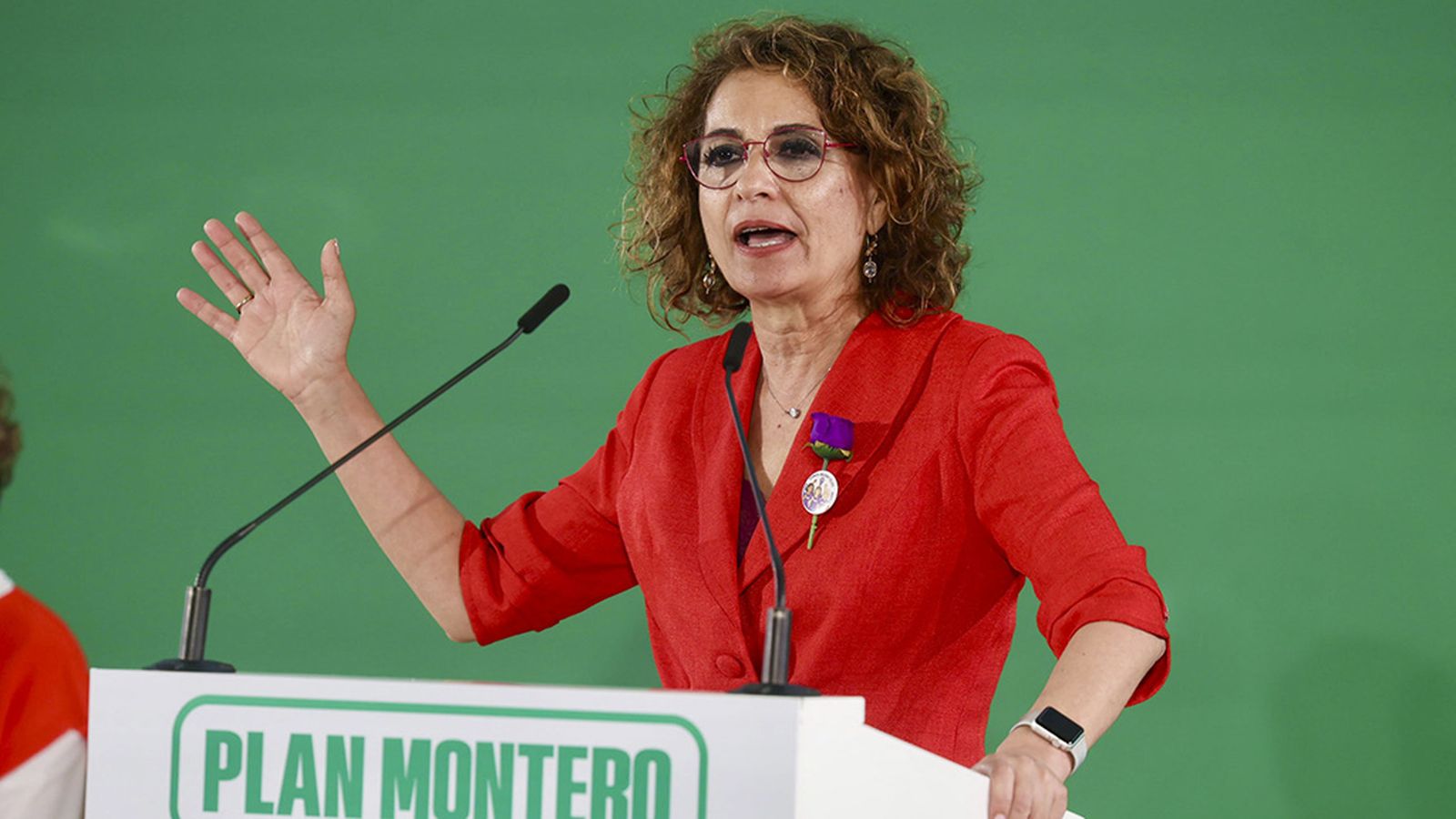 Montero presenta su plan de sanidad
