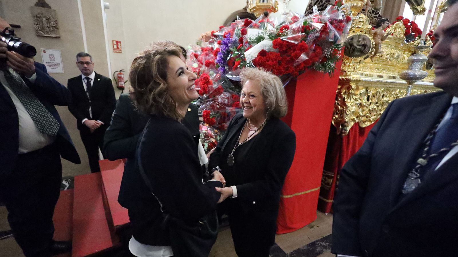 Montero visita la Semana Santa de Jaén