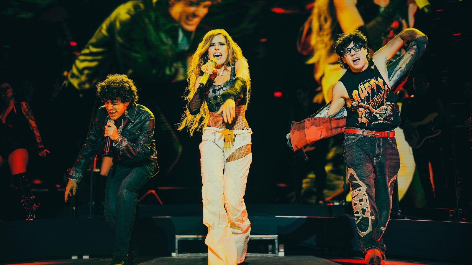 Gloria Trevi y sus hijos. Marbella.
