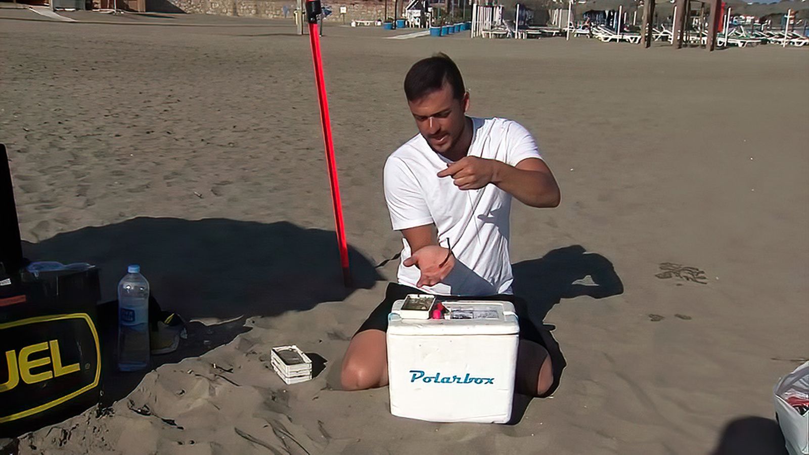 Cómo montar una gusana doble licrada para pescar en el mar