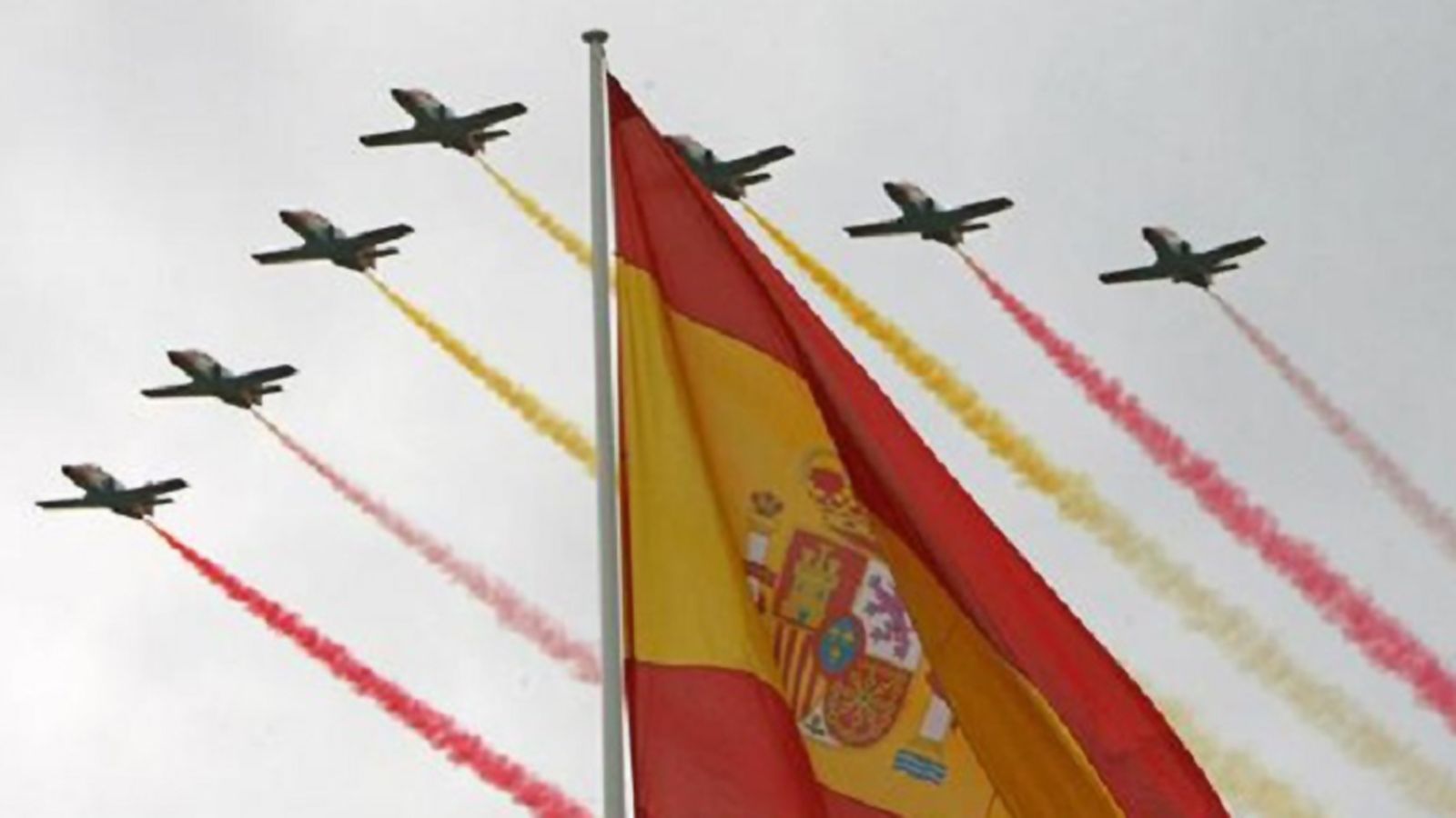 Comunicación Desfile Fiesta Nacional Foto
