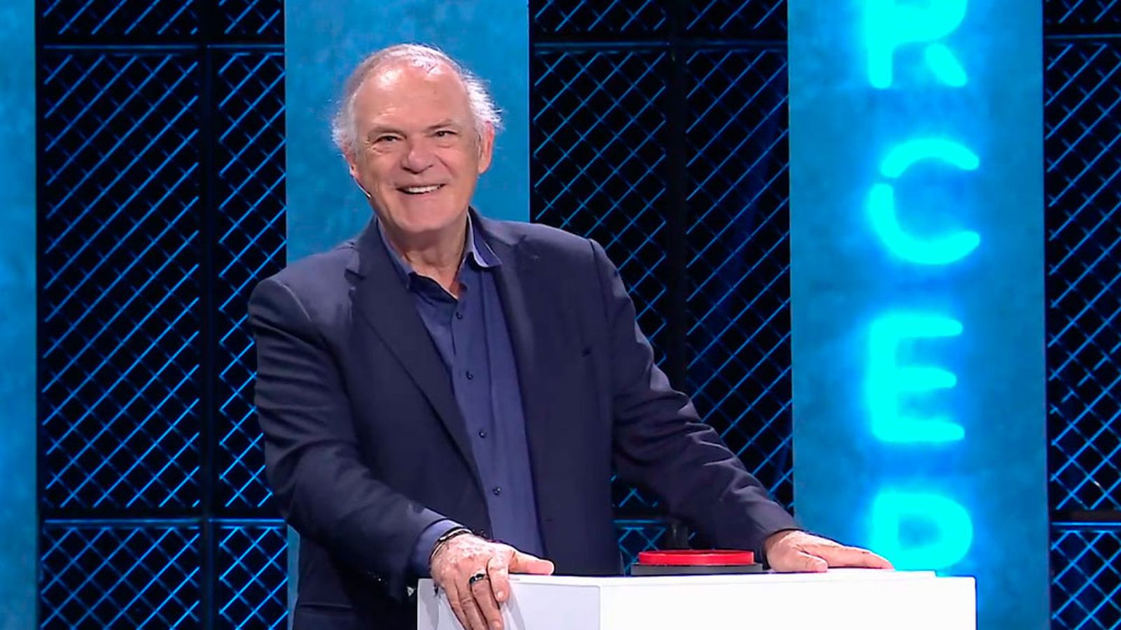 Pedro Piqueras: cuando hago paella le pongo el Himno de Valencia mientras reposa