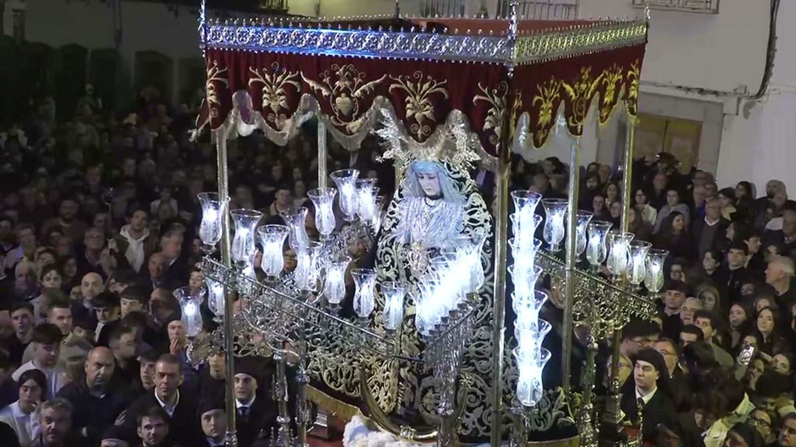 Tradición y fervor en Torredonjimeno con las corrías de la Dolorosa