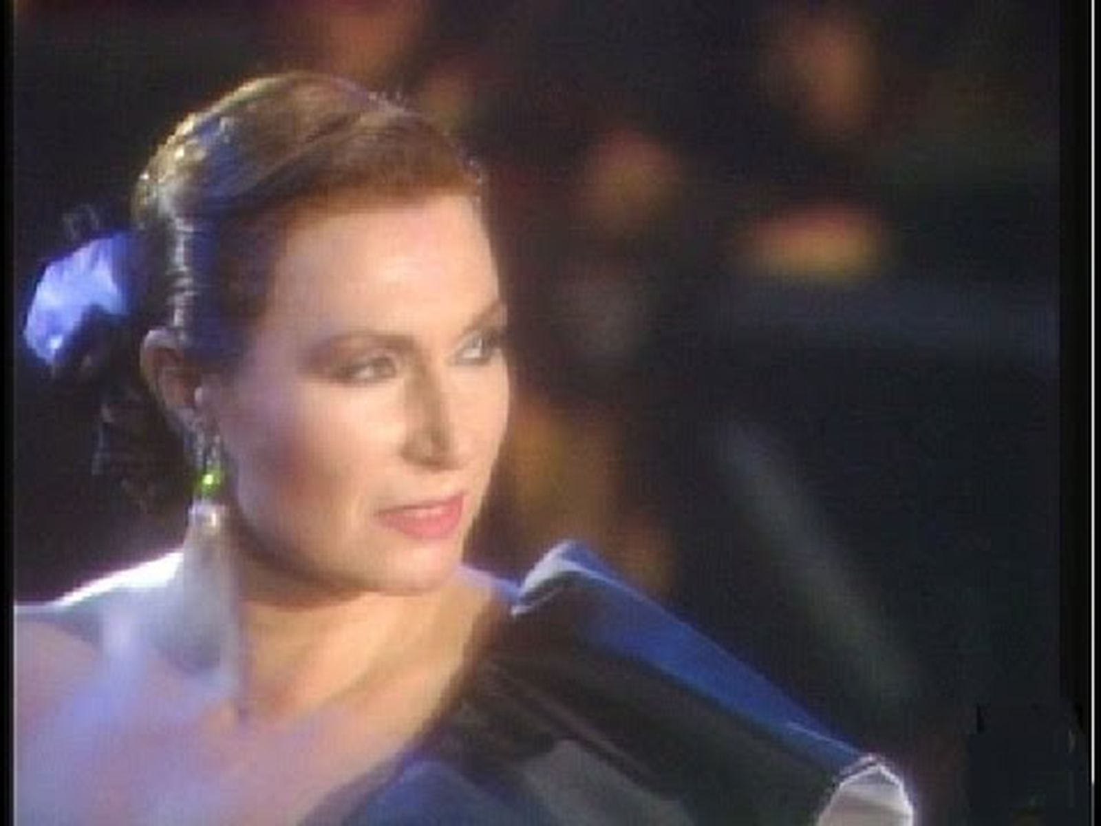Rocío Jurado canta La Mujer del Torero (1988)
