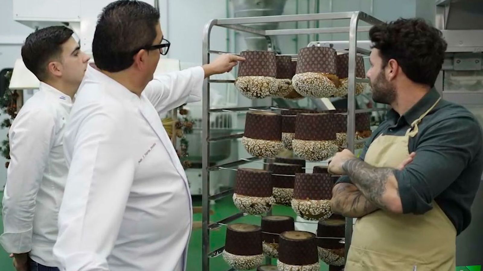 Bosco aprende los secretos del mejor panettone tradicional en Lepe