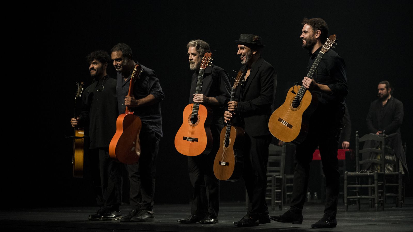 Bienal Sevilla 2022: Varios guitarristas colaboraron con La Tremendita en la presentación de 'Principio y Origen'