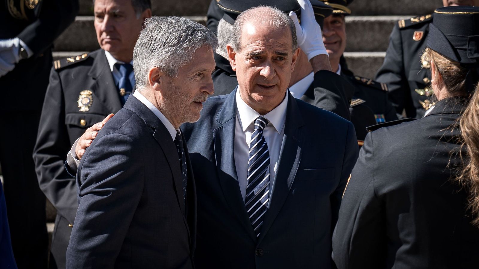 El ministro del Interior, Fernando Grande-Marlaska, y el director general de la Policía, Francisco Pardo.