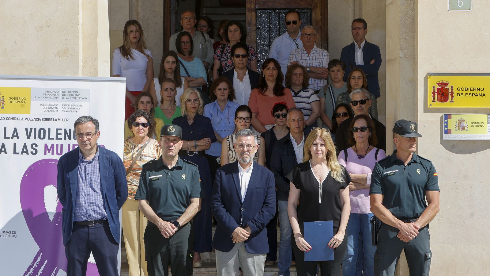 Minuto de silencio por el crimen machista de Marisol en Dolores