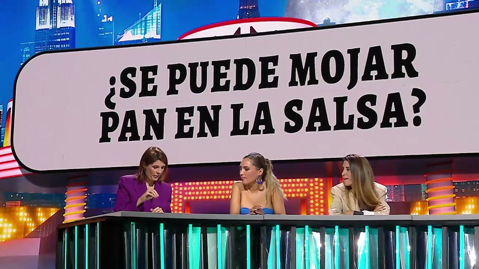 La experta explica cómo hay que llevar los calcetines y otras recomendaciones de etiqueta