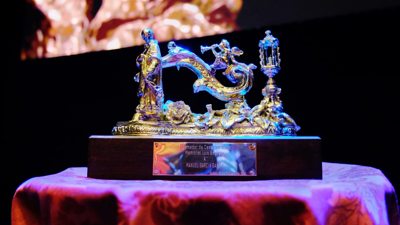 EL LLAMADOR TROFEO COMUNICACIÓN