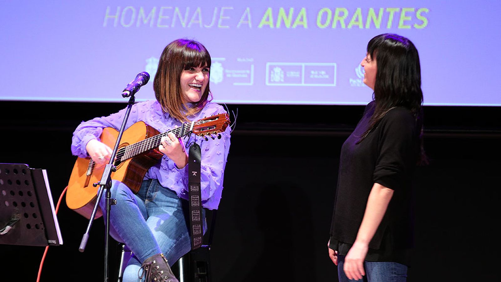 Rozalén en el homenaje a Ana Orantes
