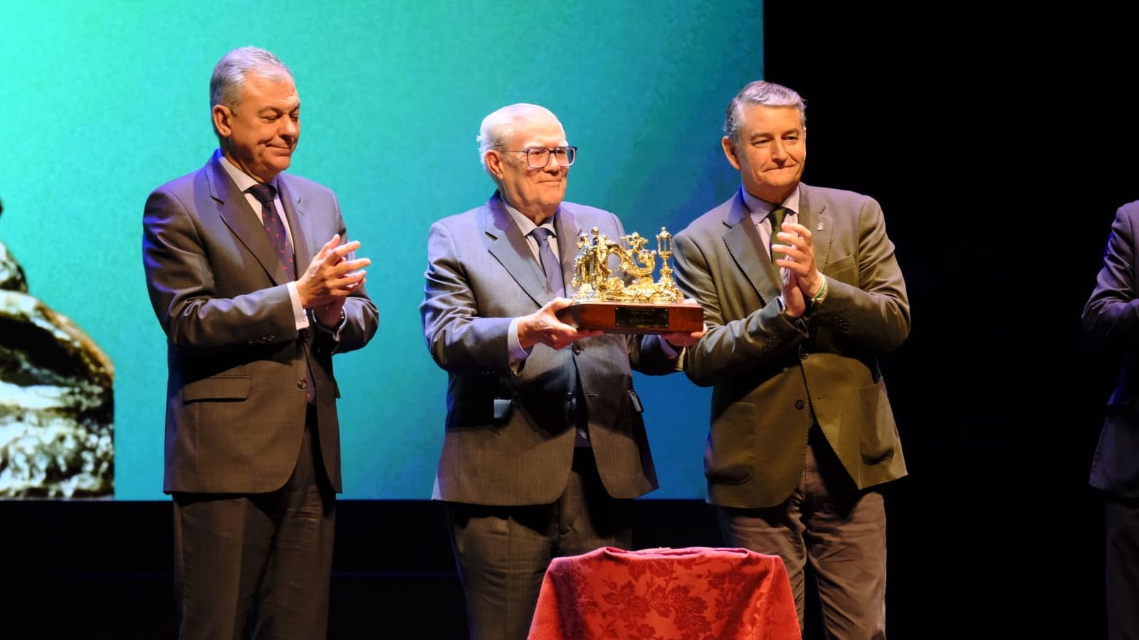 comunicación gala llamador trofeo pepín