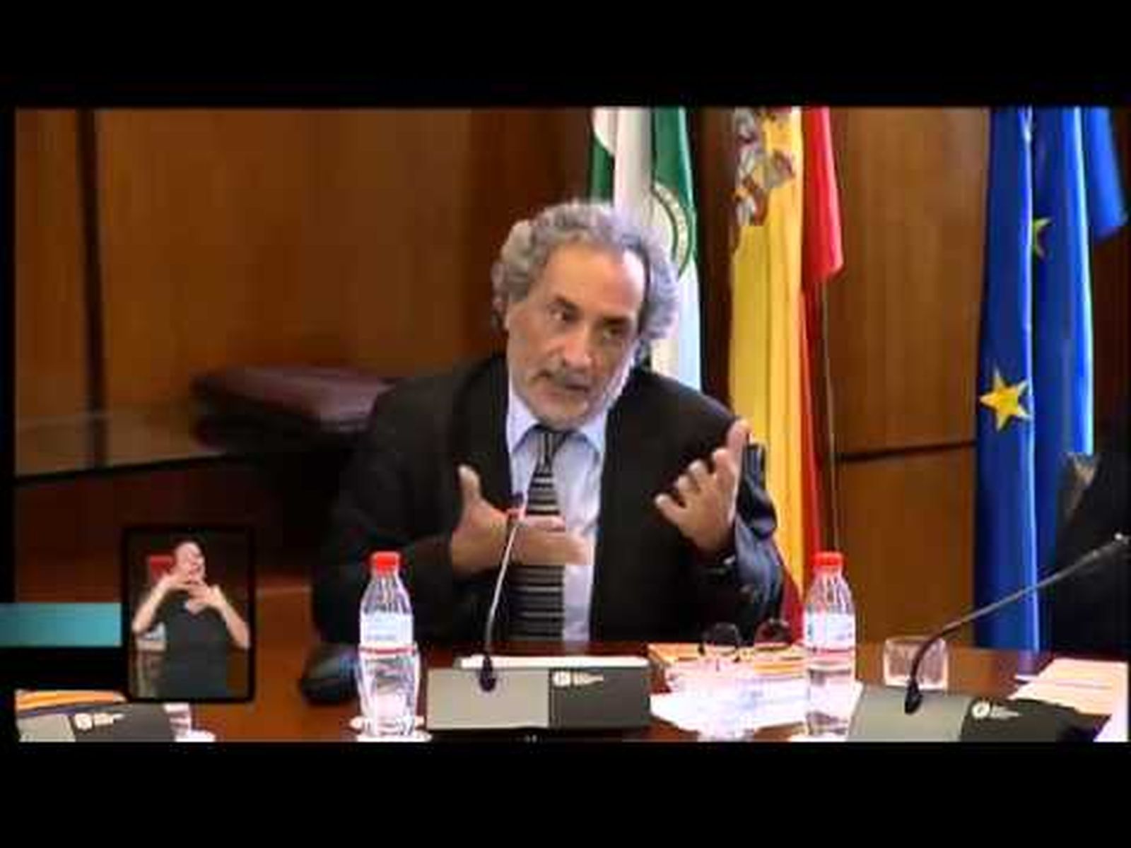 José Chamizo, Defensor del Pueblo, reprende a los políticos en el Parlamento