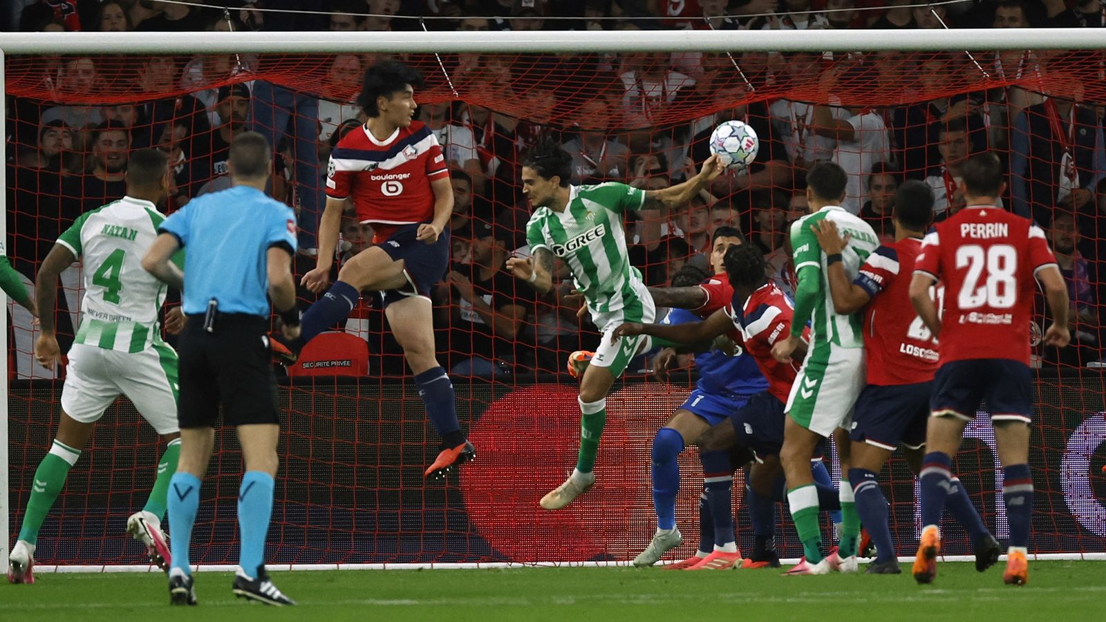 Gol de Bartra ante el Lille.