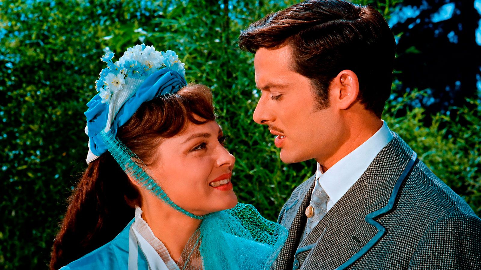 Vicente Parra y Paquita Rico en una escena de la película.
