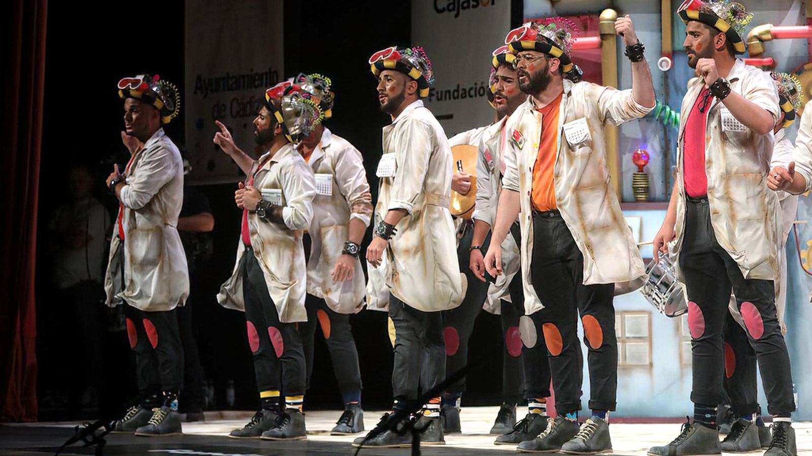Carnaval Cádiz 2022 Comparsa ¿Me meto o no me meto? (Sexta semifinal) 1024x576