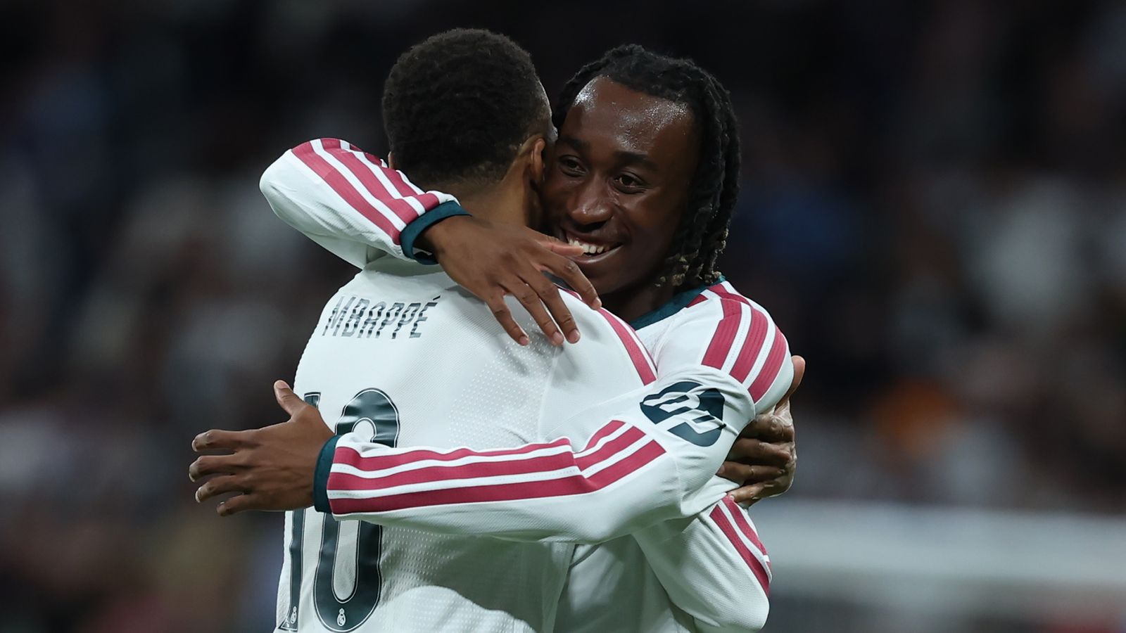 Diomande celebra su gol en Champions.