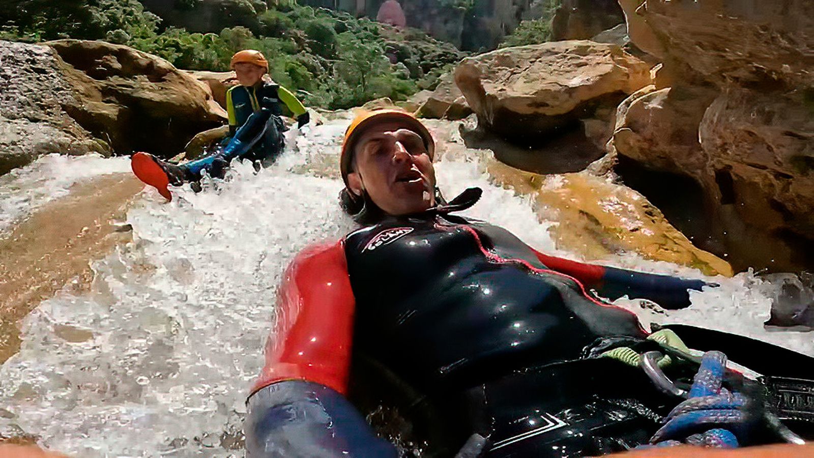 Adrenalina a tope practicando barranquismo en Cazorla