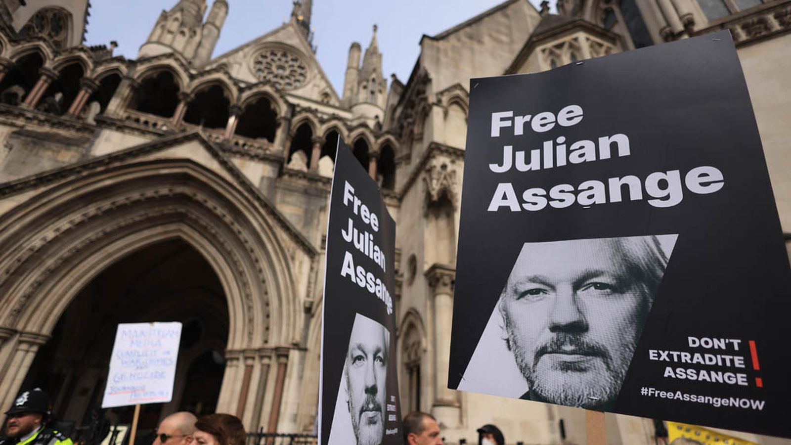 N1_TAPA_ASSANGE