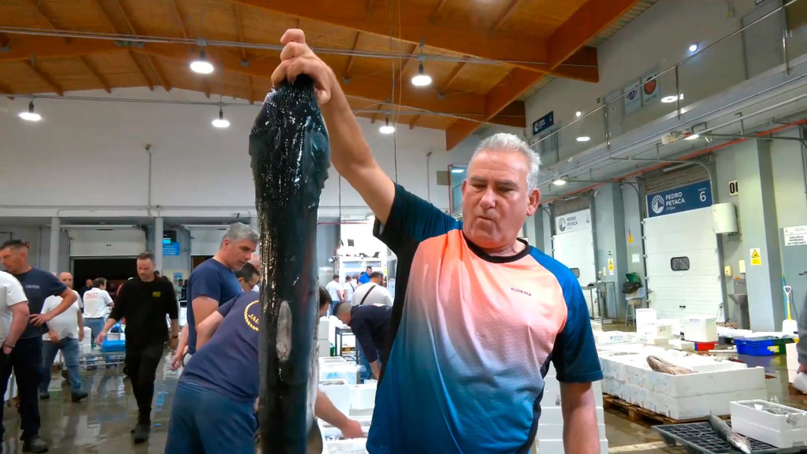 Lonjas de pescado y mercados de abastos, a pleno rendimiento con el verano