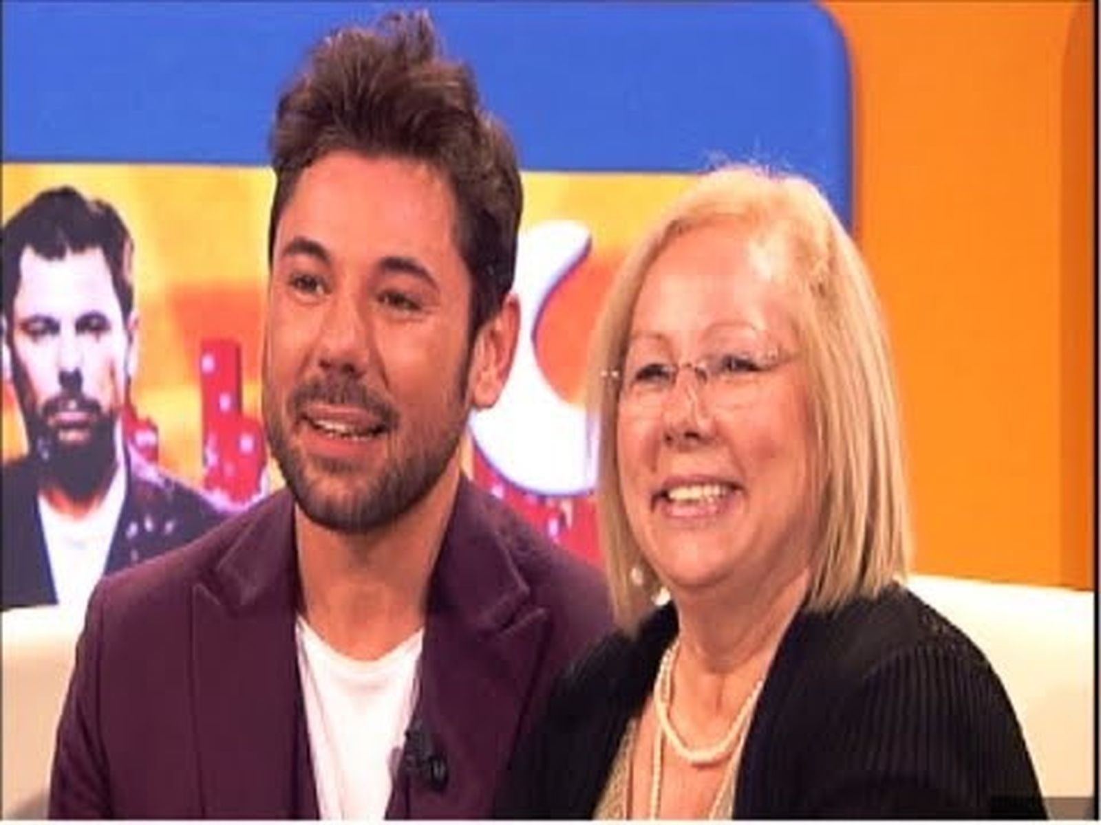 Miguel Poveda con lágrimas de emoción recuerda su infancia y la música