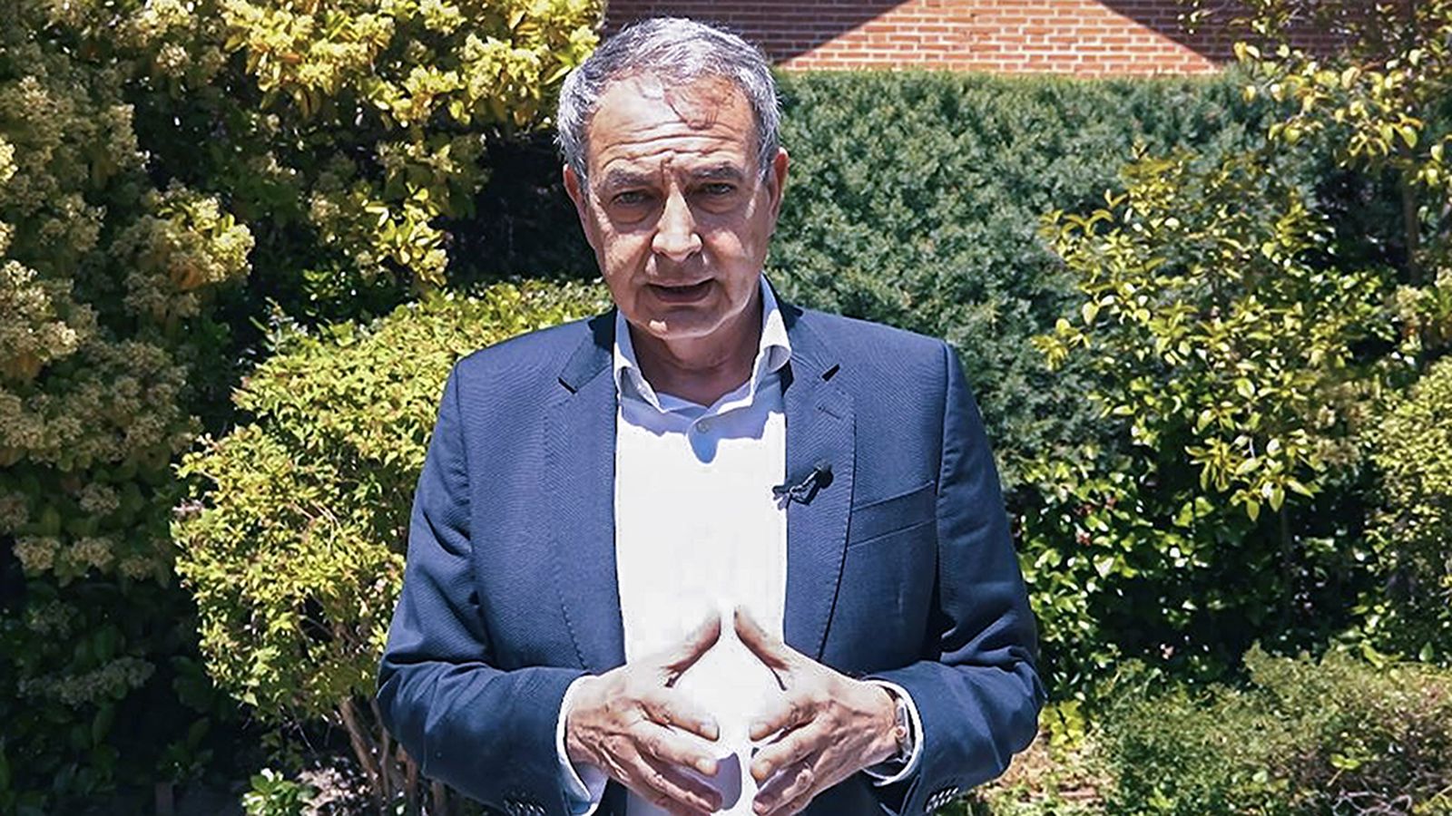 Zapatero se defiende