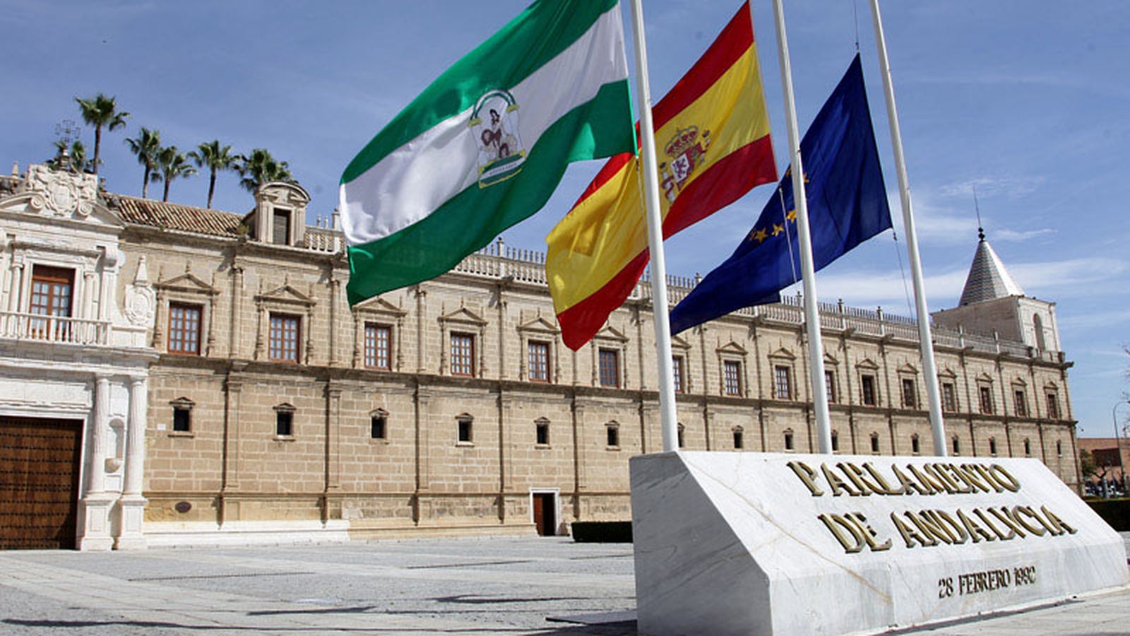 Tapa Parlamento andaluz